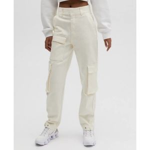 TNA Workwear Pant White Cargo Utility Twill Canvas Cotton blend Size 4 Aritzia